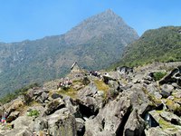 Stone quarry at Machu Picchu, with naturally fractured, 'pre-cut' stones. (photo: Bobistraveling / CC BY 2.0)